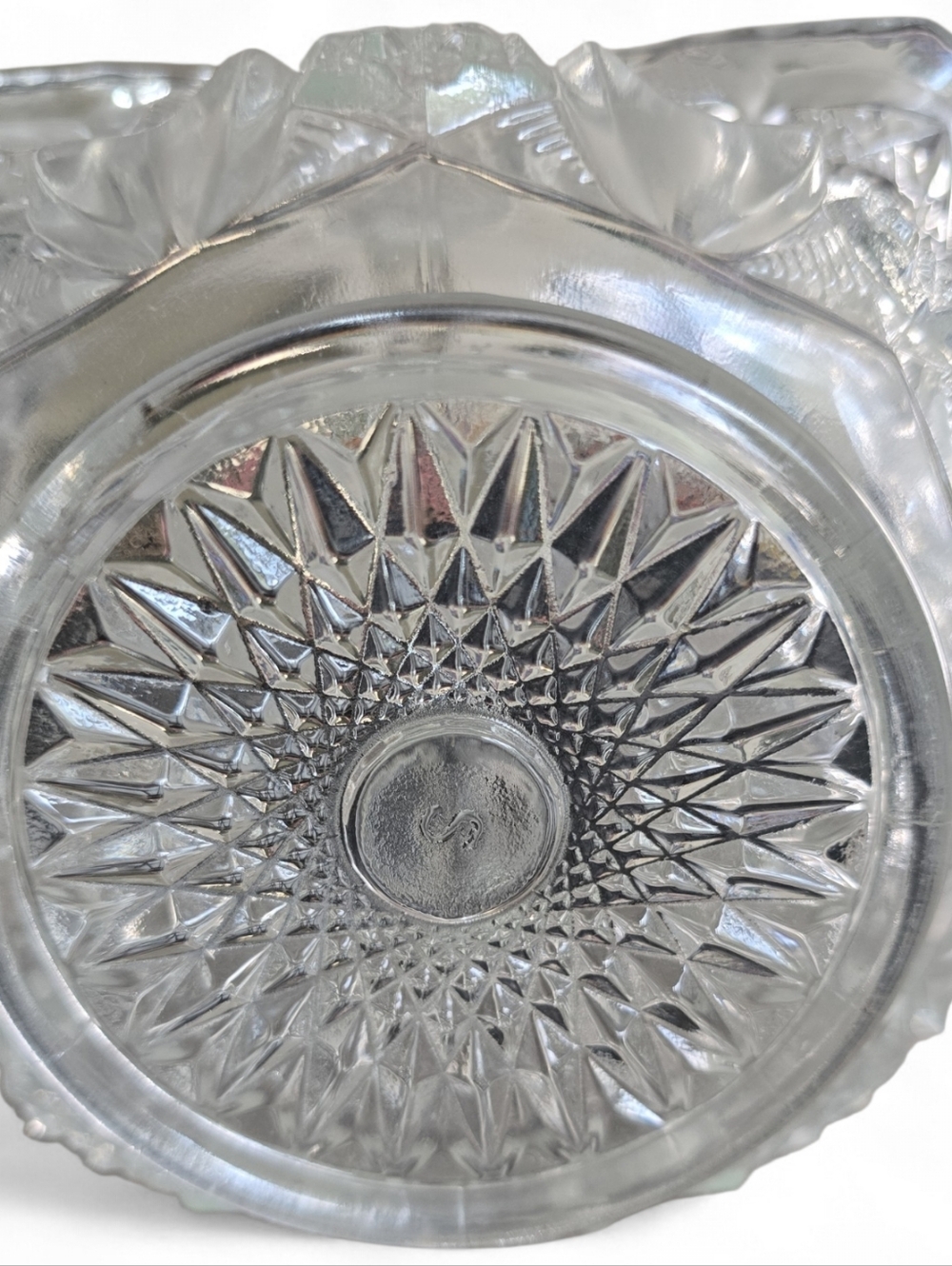 Vintage LE Smith Quintec Glass Basket: Hobstar Pattern, Sawtooth Rim - Picture 6 of 7